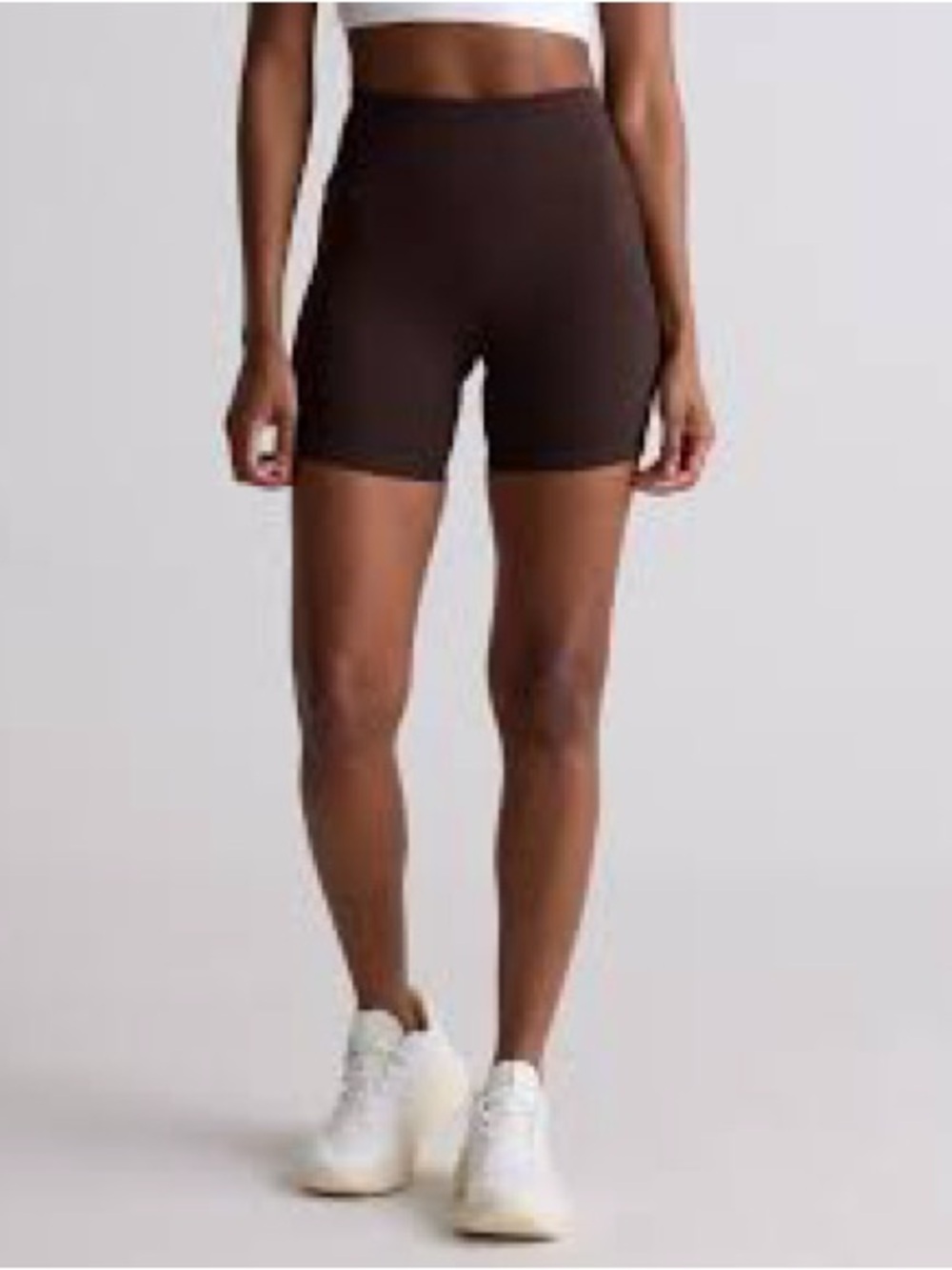 QUINCE women’s High-Rise Training Shorts - Espresso